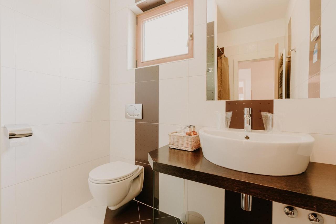 Bed And Breakfast Kolo Adults Only Bužinija Kültér fotó